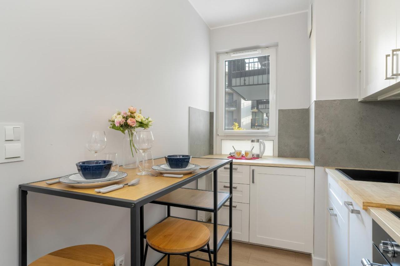 Stylish & Comfy Garbary Apartments With Parking By Noclegi Renters 波兹南 外观 照片