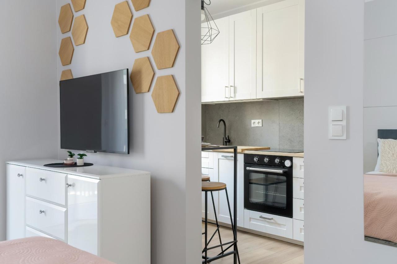 Stylish & Comfy Garbary Apartments With Parking By Noclegi Renters 波兹南 外观 照片