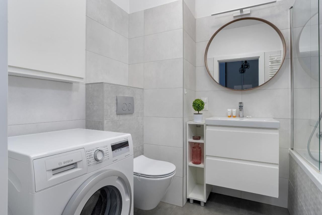 Stylish & Comfy Garbary Apartments With Parking By Noclegi Renters 波兹南 外观 照片