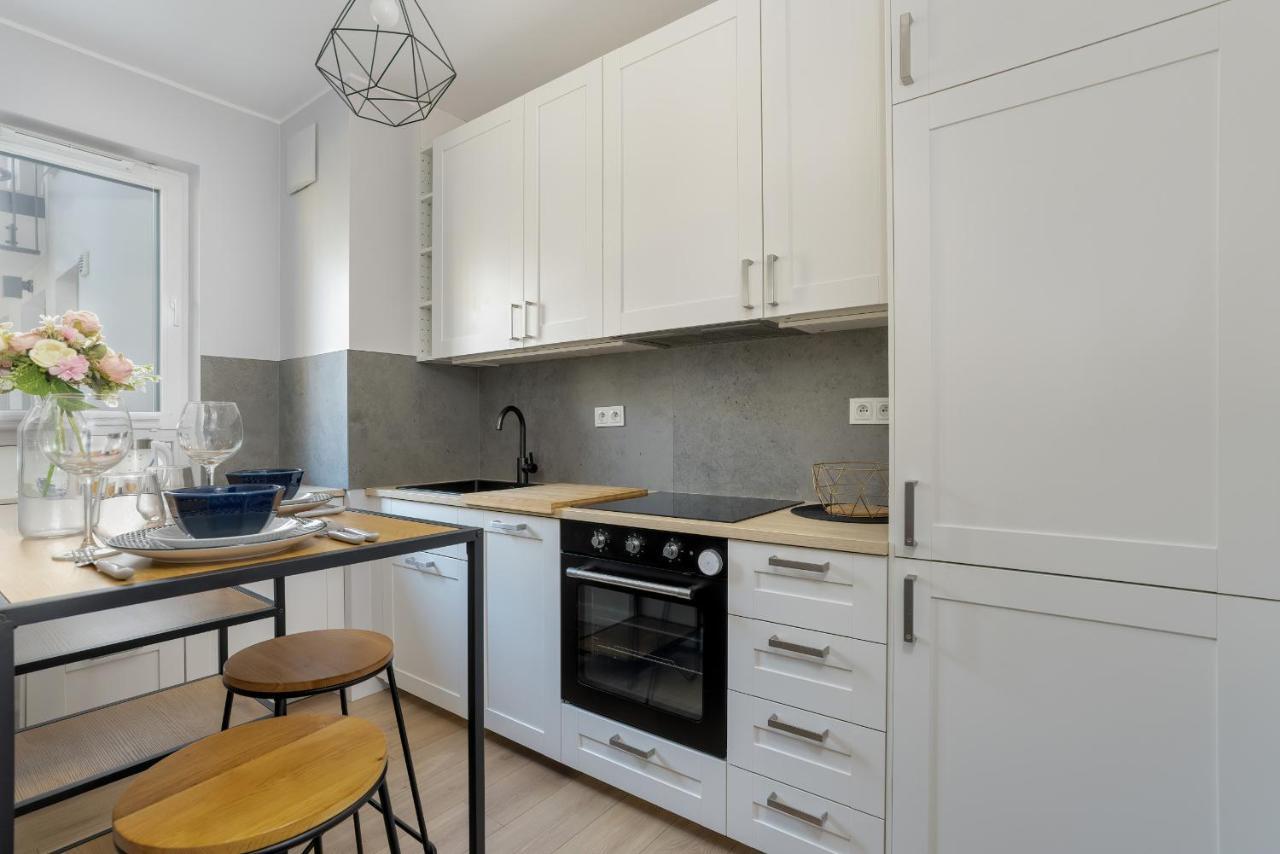 Stylish & Comfy Garbary Apartments With Parking By Noclegi Renters 波兹南 外观 照片