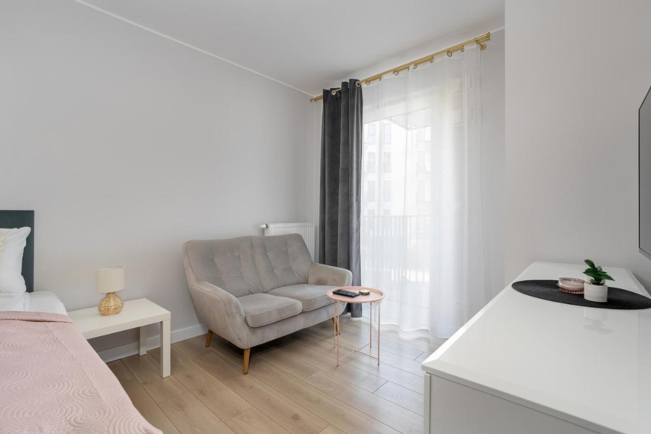 Stylish & Comfy Garbary Apartments With Parking By Noclegi Renters 波兹南 外观 照片
