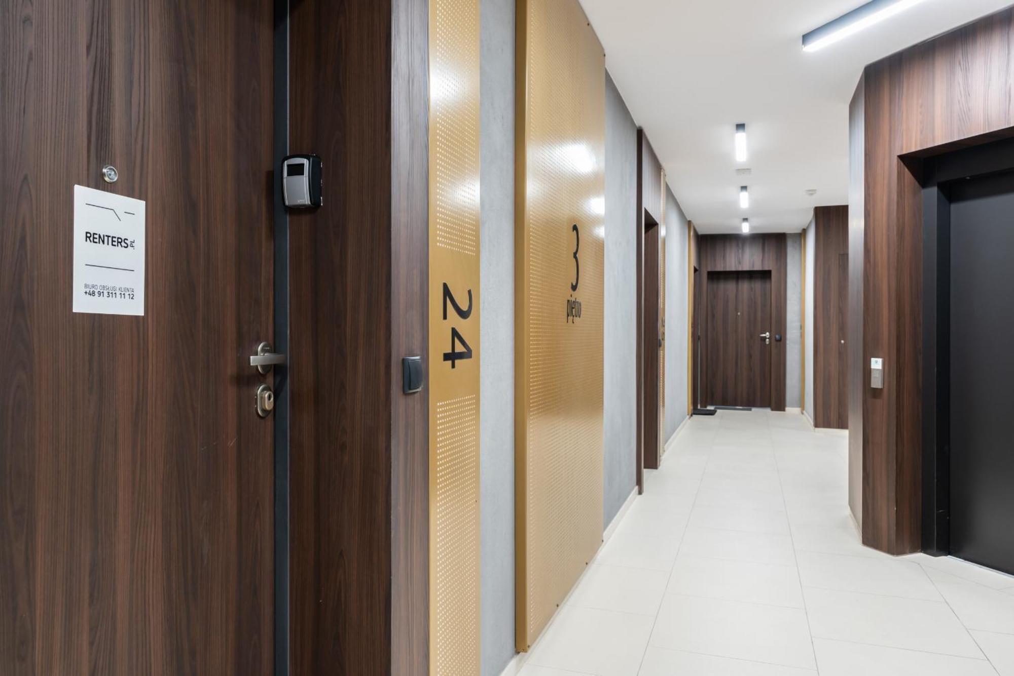 Stylish & Comfy Garbary Apartments With Parking By Noclegi Renters 波兹南 外观 照片