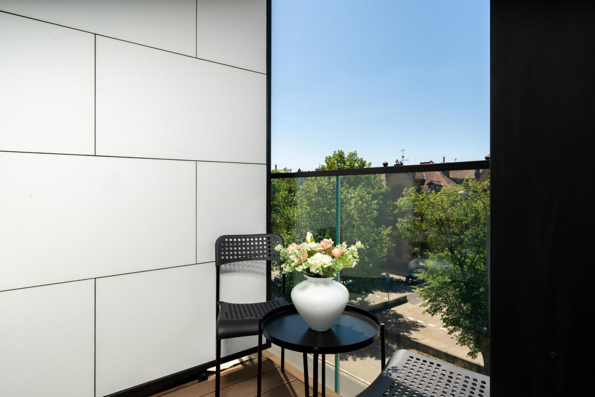 Stylish & Comfy Garbary Apartments With Parking By Noclegi Renters 波兹南 外观 照片