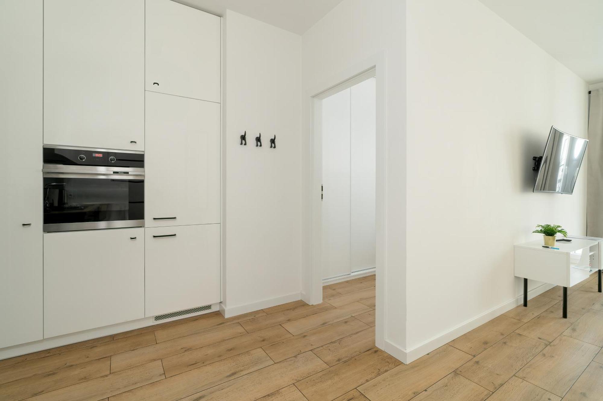 Stylish & Comfy Garbary Apartments With Parking By Noclegi Renters 波兹南 外观 照片