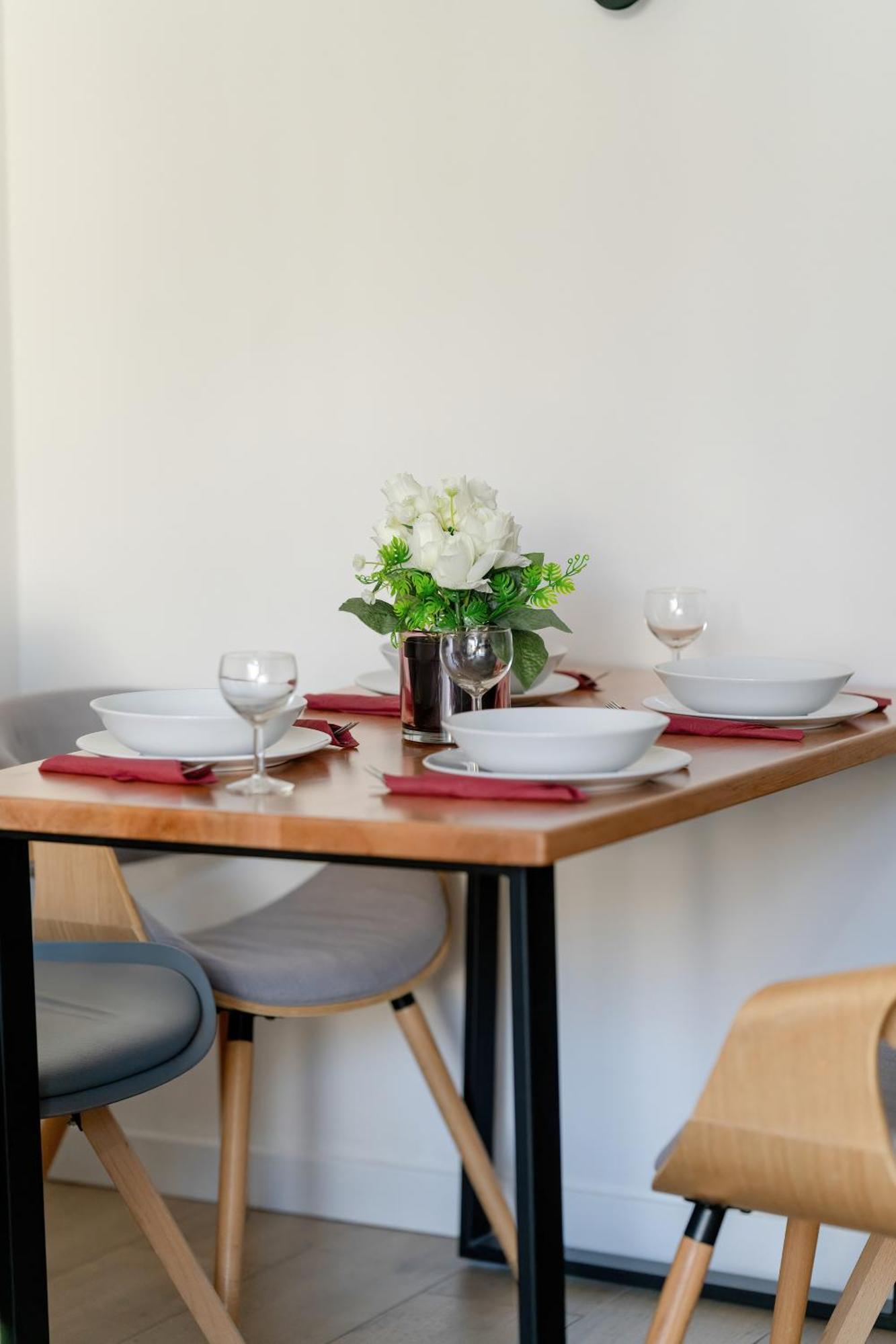 Stylish & Comfy Garbary Apartments With Parking By Noclegi Renters 波兹南 外观 照片