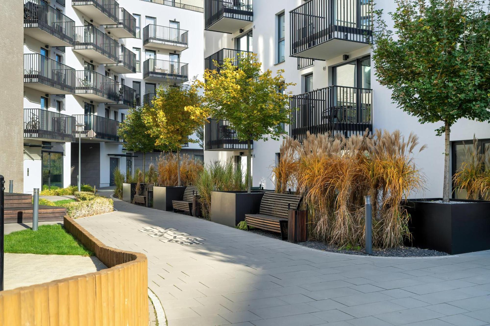 Stylish & Comfy Garbary Apartments With Parking By Noclegi Renters 波兹南 外观 照片